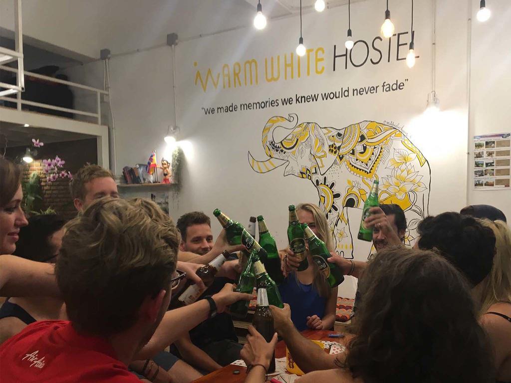 Warm White Hostel Bangkok Eksteriør billede