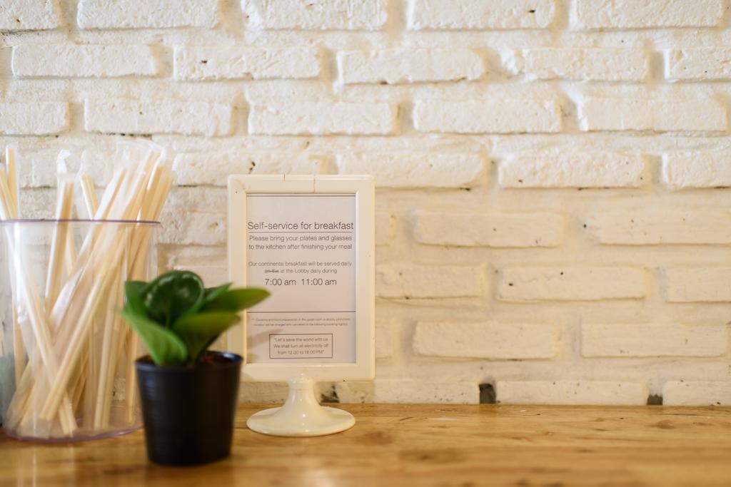 Warm White Hostel Bangkok Eksteriør billede