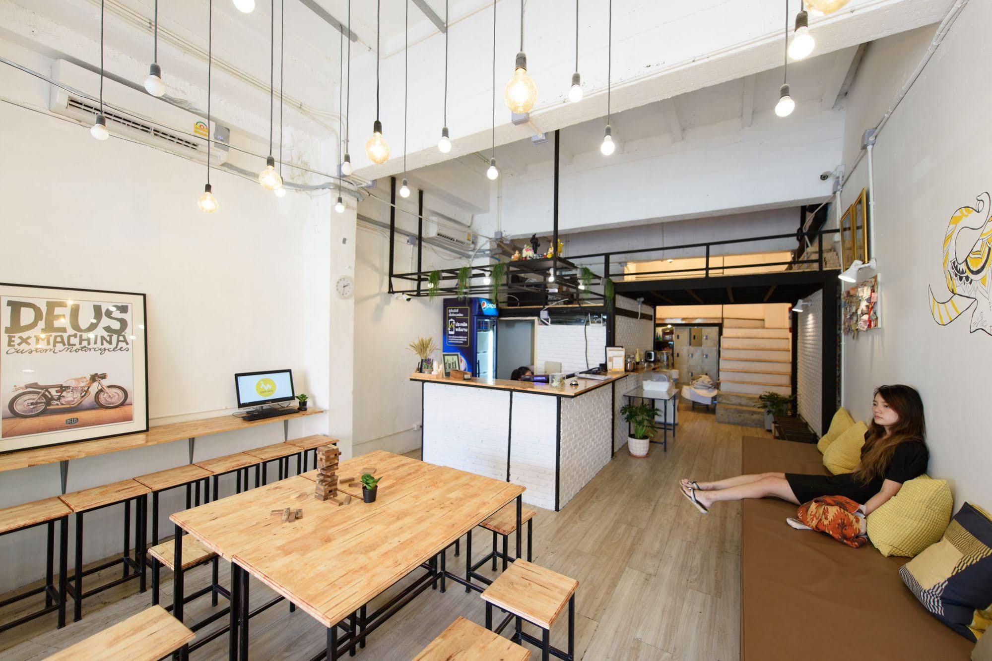 Warm White Hostel Bangkok Eksteriør billede
