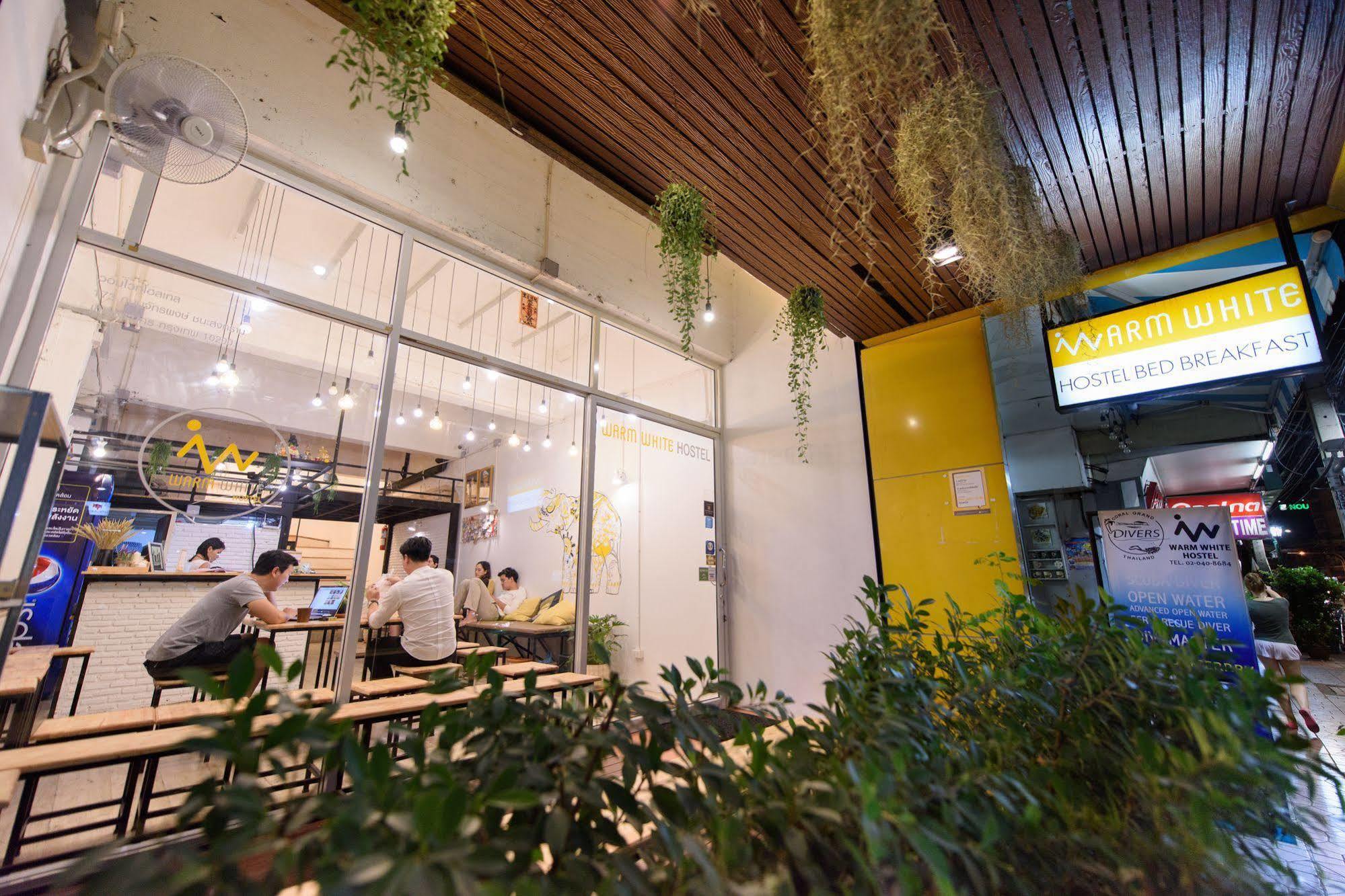 Warm White Hostel Bangkok Eksteriør billede