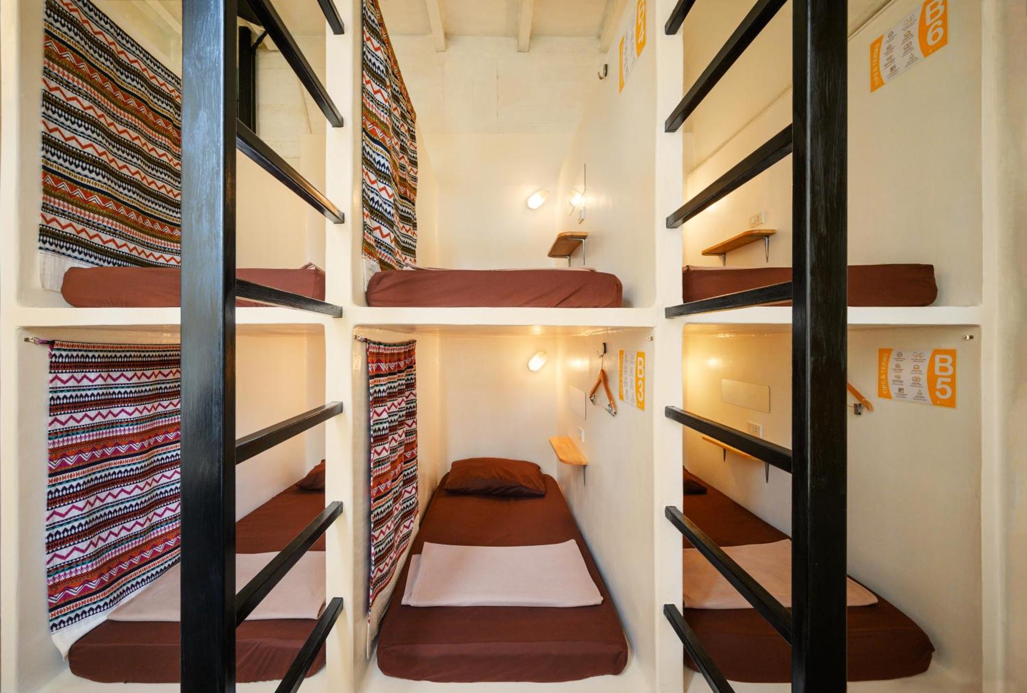 Warm White Hostel Bangkok Eksteriør billede