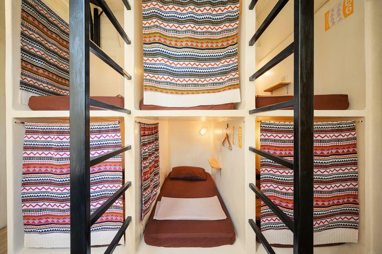 Warm White Hostel Bangkok Eksteriør billede